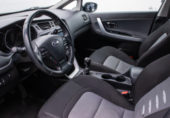 Подержанный автомобиль Kia Ceed Hatchback 2014 года (10 фото)