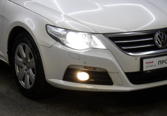 Подержанный автомобиль Volkswagen Passat CC 2011 года (23 фото)