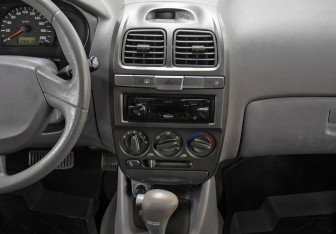 Подержанный автомобиль Hyundai Accent Sedan 2009 года (15 фото)