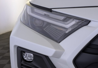 Подержанный автомобиль Toyota RAV4 2024 года (11 фото)