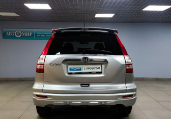 Подержанный автомобиль Honda CR-V 2010 года (6 фото)