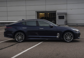 Подержанный автомобиль Kia Stinger 2019 года (4 фото)