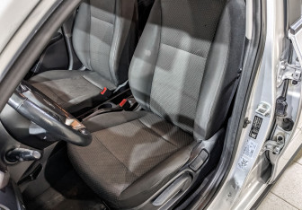 Подержанный автомобиль Kia Rio Hatchback 2021 года (18 фото)