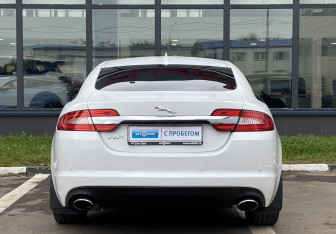 Подержанный автомобиль Jaguar XF Sedan 2013 года (6 фото)