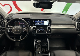 Подержанный автомобиль Kia Sorento 2022 года (8 фото)