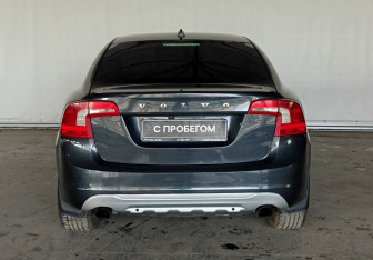 Подержанный автомобиль Volvo S60 2010 года (6 фото)