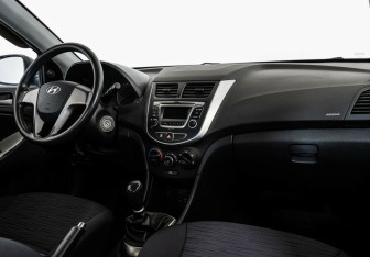 Подержанный автомобиль Hyundai Solaris Sedan 2016 года (5 фото)