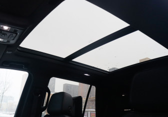 Подержанный автомобиль Chevrolet Tahoe 2024 года (12 фото)