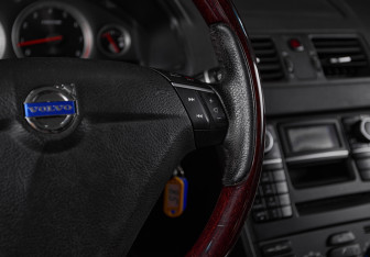 Подержанный автомобиль Volvo XC90 2012 года (16 фото)