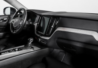 Подержанный автомобиль Volvo XC60 2019 года (9 фото)