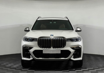 Подержанный автомобиль BMW X7 2019 года (3 фото)