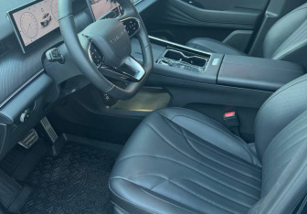 Подержанный автомобиль Chery Tiggo 9 2024 года (13 фото)