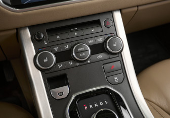 Подержанный автомобиль Land Rover Range Rover Evoque 2015 года (17 фото)