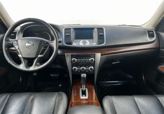 Подержанный автомобиль Nissan Teana 2011 года (12 фото)