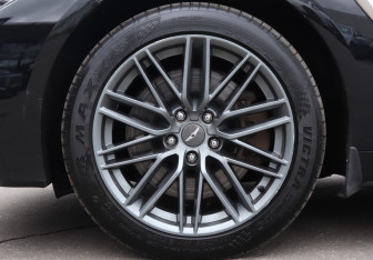 Подержанный автомобиль Genesis G70 2020 года (24 фото)