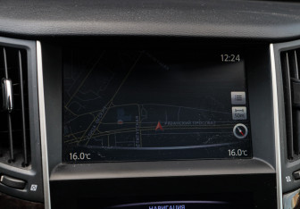 Подержанный автомобиль Infiniti Q50 2014 года (25 фото)