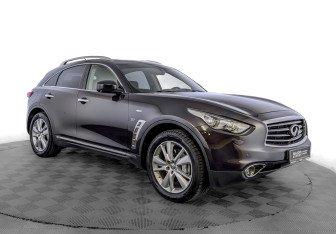 Подержанный автомобиль Infiniti QX70 2016 года (3 фото)