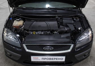 Подержанный автомобиль Ford Focus Hatchback 2007 года (9 фото)