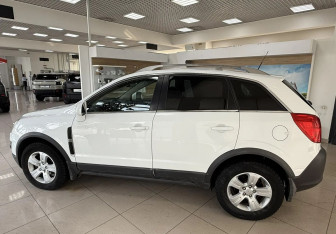 Подержанный автомобиль Opel Antara 2012 года (7 фото)