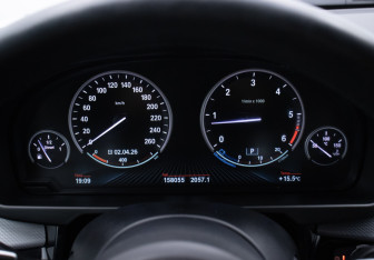 Подержанный автомобиль BMW X5 2018 года (12 фото)