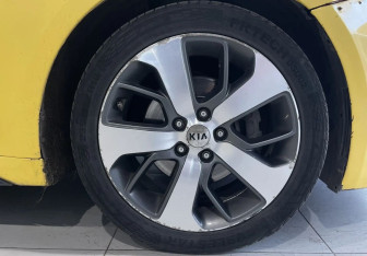 Подержанный автомобиль Kia Optima Sedan 2019 года (18 фото)