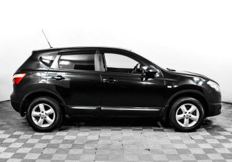 Подержанный автомобиль Nissan Qashqai 2012 года (4 фото)
