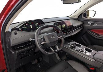 Подержанный автомобиль Changan UNI-S 2024 года (16 фото)