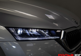 Подержанный автомобиль Skoda Octavia Liftback 2021 года (18 фото)