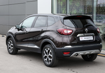 Подержанный автомобиль Renault Kaptur 2019 года (7 фото)