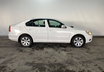 Подержанный автомобиль Skoda Octavia Liftback 2012 года (8 фото)