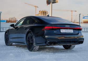 Подержанный автомобиль Audi A7 2020 года (7 фото)