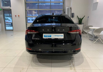 Подержанный автомобиль Skoda Octavia Liftback 2020 года (5 фото)