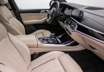 Подержанный автомобиль BMW X7 2019 года (9 фото)