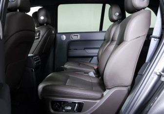 Подержанный автомобиль LiXiang L9 2023 года (12 фото)