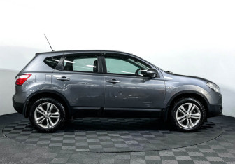 Подержанный автомобиль Nissan Qashqai 2012 года (4 фото)