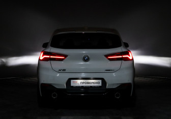 Подержанный автомобиль BMW X2 2019 года (17 фото)