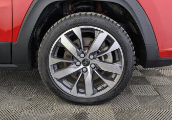 Подержанный автомобиль Москвич 3е 2023 года (12 фото)