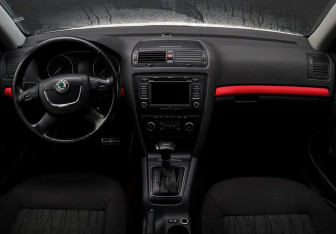 Подержанный автомобиль Skoda Octavia Liftback 2012 года (11 фото)