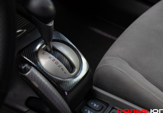 Подержанный автомобиль Honda Civic Sedan 2008 года (18 фото)