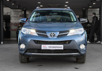 Подержанный автомобиль Toyota RAV4 2013 года (2 фото)