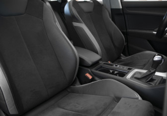 Подержанный автомобиль Audi Q3 2021 года (34 фото)