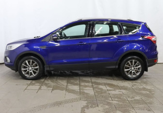 Подержанный автомобиль Ford Kuga 2018 года (8 фото)