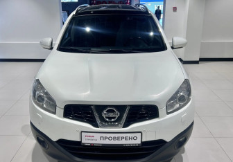 Подержанный автомобиль Nissan Qashqai+2 2011 года (2 фото)