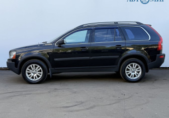 Подержанный автомобиль Volvo XC90 2005 года (8 фото)