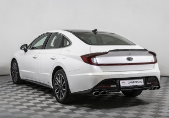Подержанный автомобиль Hyundai Sonata 2019 года (7 фото)