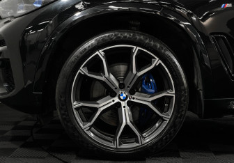 Подержанный автомобиль BMW X5 2021 года (7 фото)