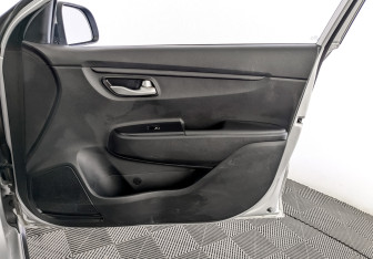 Подержанный автомобиль Kia Rio Hatchback 2021 года (24 фото)