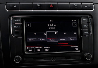 Подержанный автомобиль Volkswagen Polo Sedan 2012 года (13 фото)