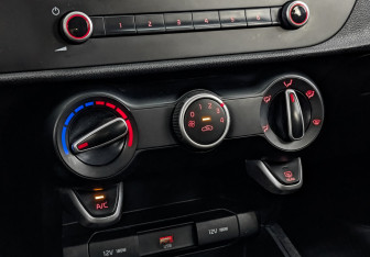 Подержанный автомобиль Kia Rio Hatchback 2021 года (20 фото)