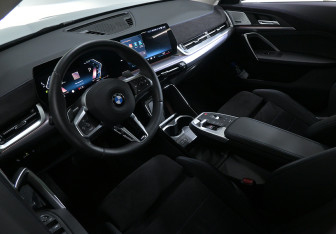 Подержанный автомобиль BMW X2 2024 года (7 фото)